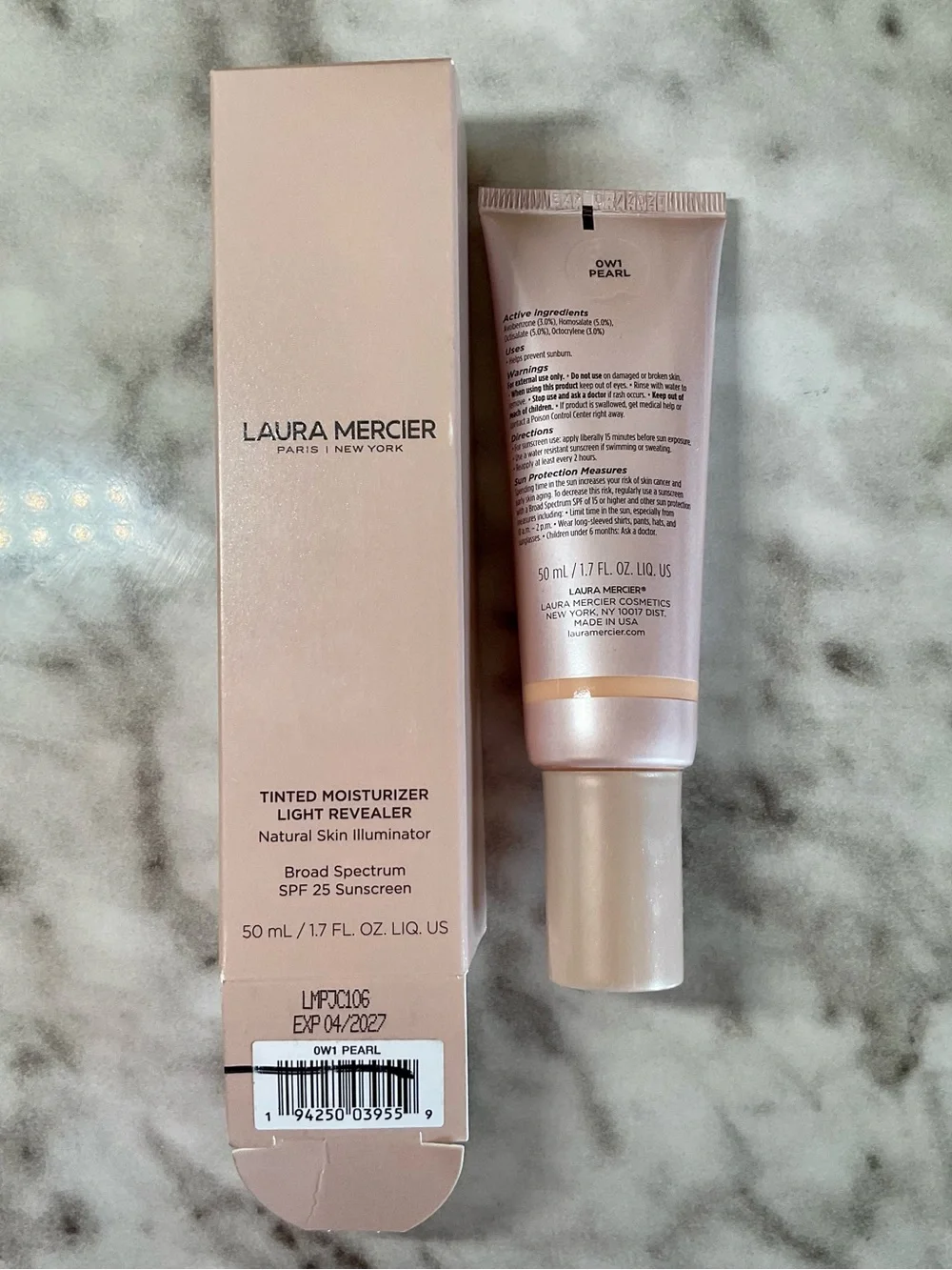 ⭐️NEW-Laura Mercier-Tinted Moisturizer Light Revealer Illuminator -OW1 PEARL